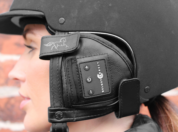 Helmet with online inbuilt speakers